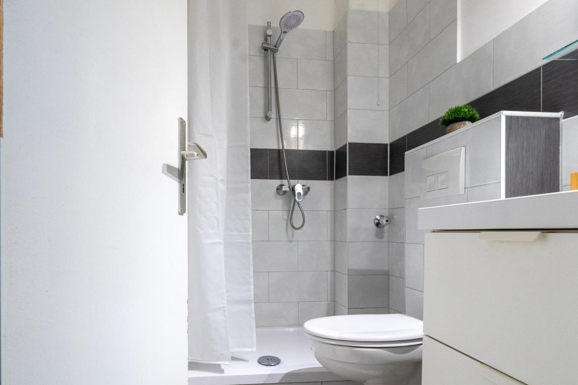 Grosses Apartment Mit 2 Balkonen Zentral Am Nordertor 플렌스부르크 외부 사진