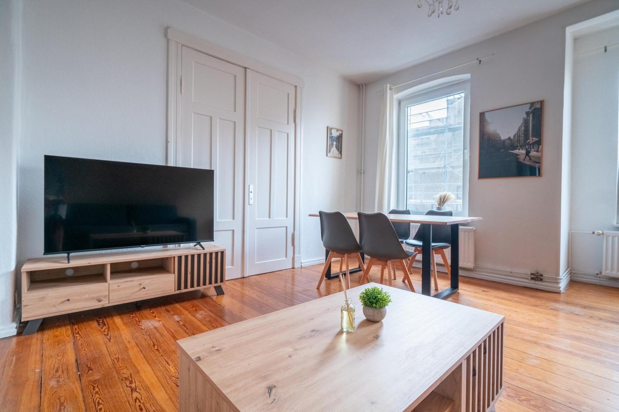 Grosses Apartment Mit 2 Balkonen Zentral Am Nordertor 플렌스부르크 외부 사진